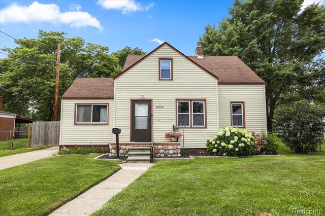 front view picture of 27275 Maple, Roseville, MI. 48066