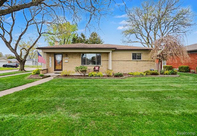 front view picture of 27515 Palomino, Warren, MI. 48093