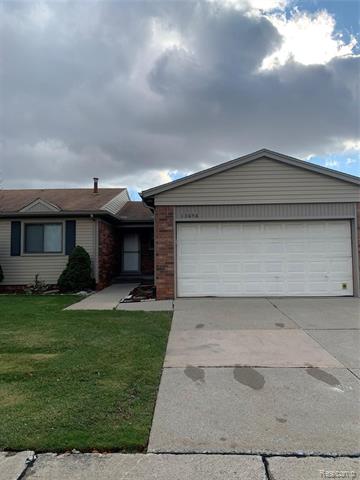 front view picture of 13656 Villa Pointe Dr, Warren, MI. 48088