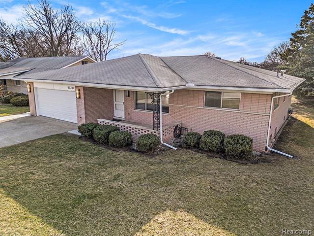 front view picture of 27235 Bunert, Warren, MI. 48088