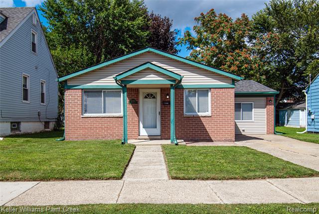 front view picture of 17595 Longfellow, Roseville, MI. 48066
