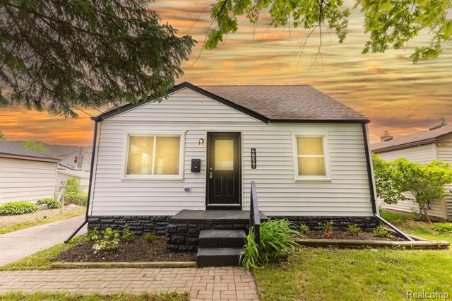front view picture of 27396 Beechurst, Roseville, MI. 48066