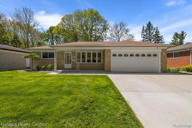 front view picture of 27831 Santa Ana, Warren, MI. 48093