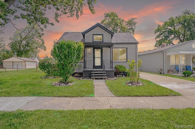 front view picture of 27500 Tighe, Roseville, MI. 48066