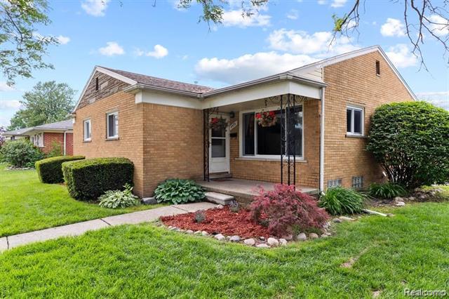 front view picture of 8575 Darlene, Warren, MI. 48093