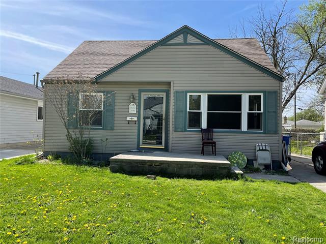front view picture of 8460 Busko, Warren, MI. 48093