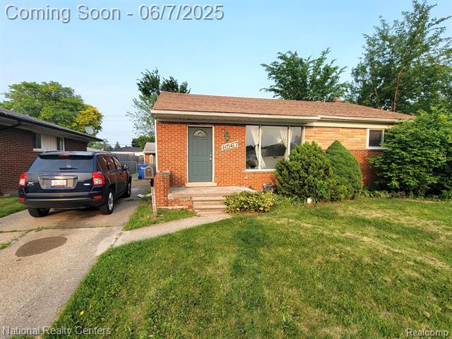 front view picture of 8567 Francine, Warren, MI. 48093