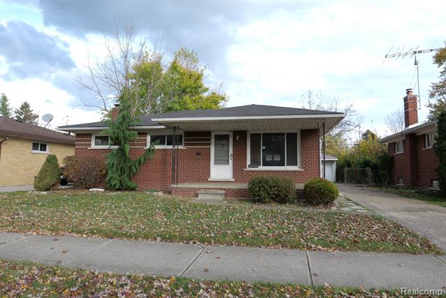 front view picture of 28106 Rosebriar, Saint Clair Shores, MI. 48081