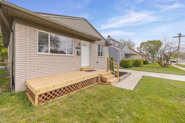 front view picture of 19031 Meier, Roseville, MI. 48066