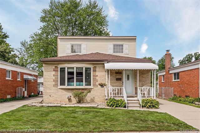 front view picture of 28301 Rockwood, Saint Clair Shores, MI. 48081