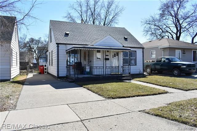 front view picture of 17476 Lowell, Roseville, MI. 48066