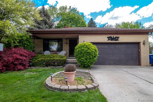 front view picture of 28418 Walker, Warren, MI. 48092