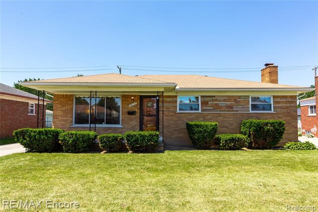 front view picture of 28133 Palm Beach, Warren, MI. 48093