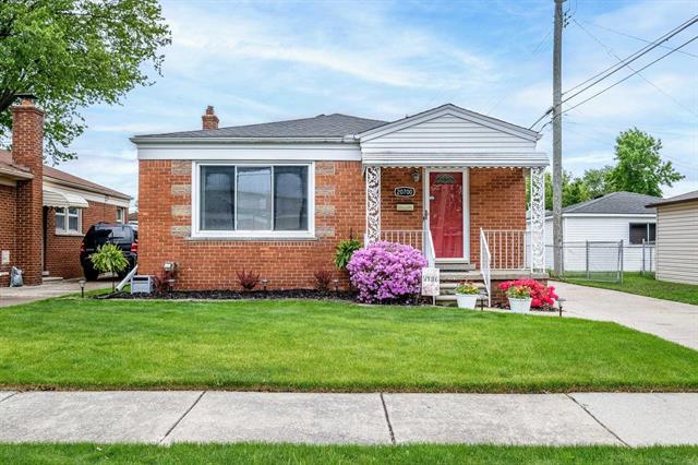 front view picture of 20700 Meier, Saint Clair Shores, MI. 48081