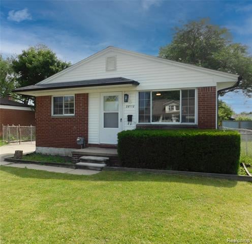 front view picture of 28112 Florence, Saint Clair Shores, MI. 48081