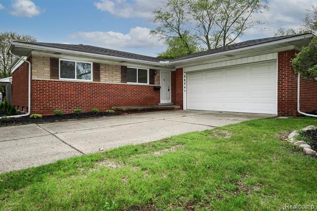 front view picture of 28407 Milton, Warren, MI. 48092