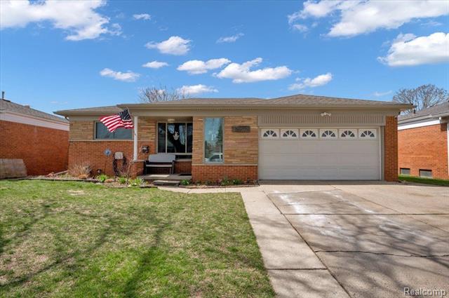 front view picture of 28677 Gilbert, Warren, MI. 48093