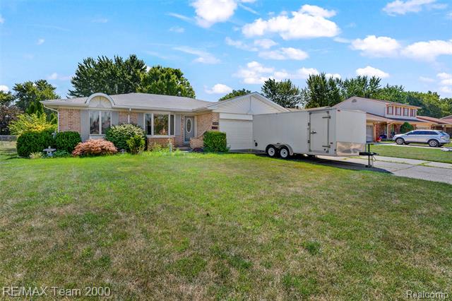 front view picture of 28396 Armanda, Warren, MI. 48088