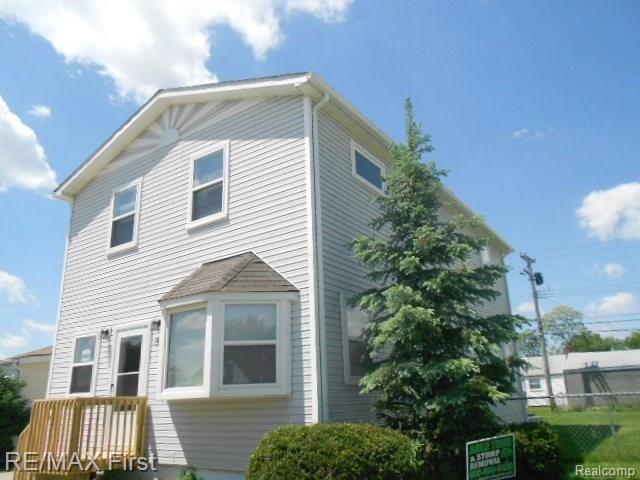 front view picture of 28033 Rosemont, Roseville, MI. 48066