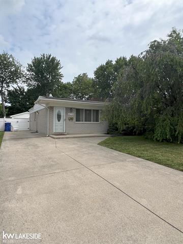 front view picture of 4719 12 Mile Rd, Warren, MI. 48092