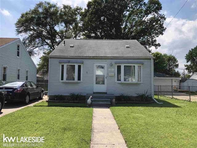 front view picture of 28381 Hillview, Roseville, MI. 48066