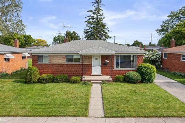 front view picture of 11473 Edgeton, Warren, MI. 48093