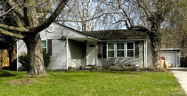 front view picture of 18208 Westhampton Ave, Southfield, MI. 48075