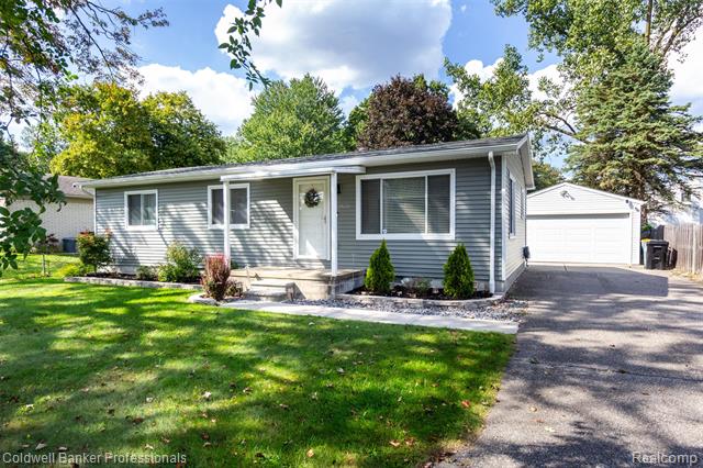 front view picture of 33850 Colfax Dr, Farmington, MI. 48335