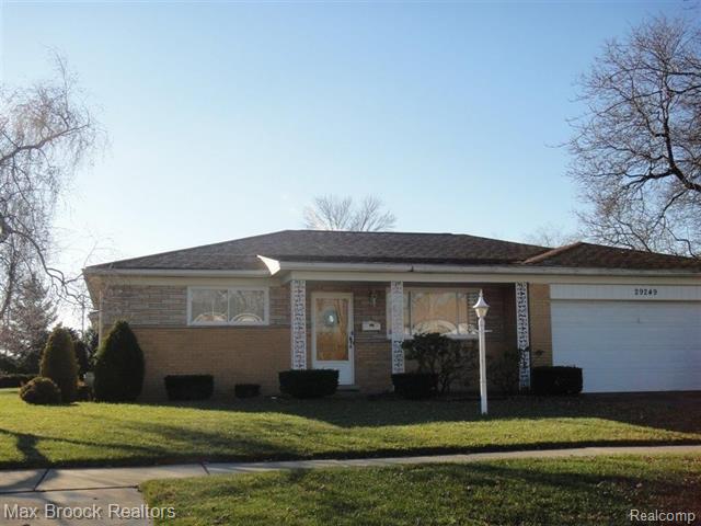 front view picture of 29249 James, Warren, MI. 48092