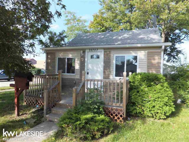 front view picture of 28703 Maple, Roseville, MI. 48066
