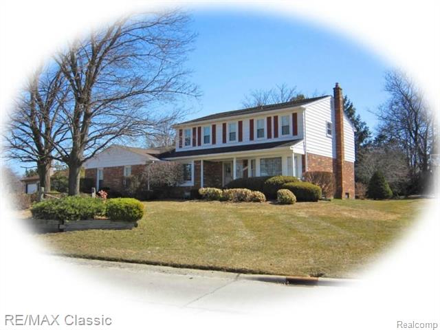 front view picture of 21950 Bedford Dr, Northville, MI. 48167