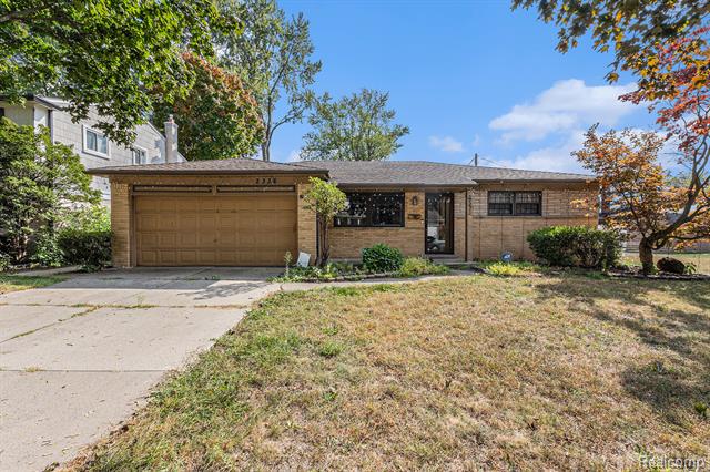 front view picture of 2338 Walter, Warren, MI. 48092