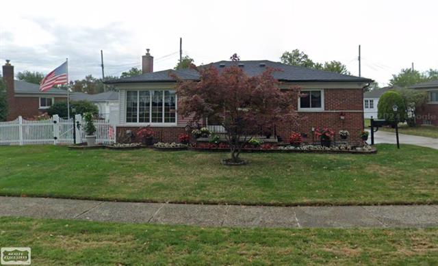 front view picture of 19342 Ike, Roseville, MI. 48066