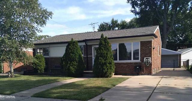 front view picture of 21701 Barton, Saint Clair Shores, MI. 48081