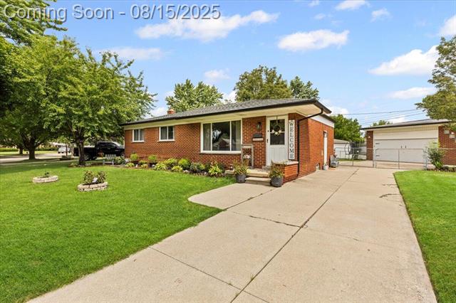 front view picture of 29266 Moulin, Warren, MI. 48088