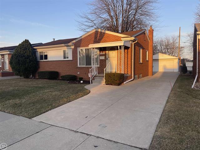 front view picture of 29230 Boston, Saint Clair Shores, MI. 48081