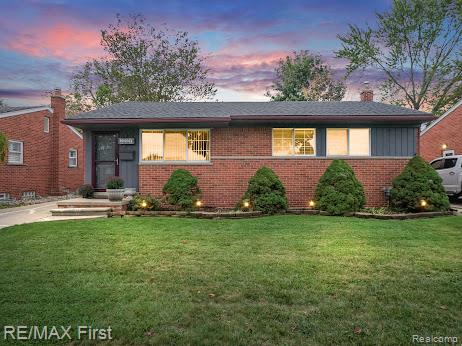 front view picture of 20924 St Gertrude, Saint Clair Shores, MI. 48081