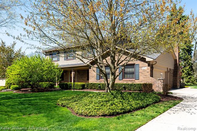 front view picture of 21442 Parklane Rd, Farmington, MI. 48335