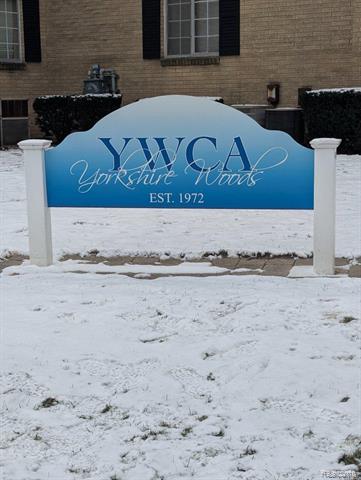 front view picture of 29181 Hayes Rd, Warren, MI. 48088