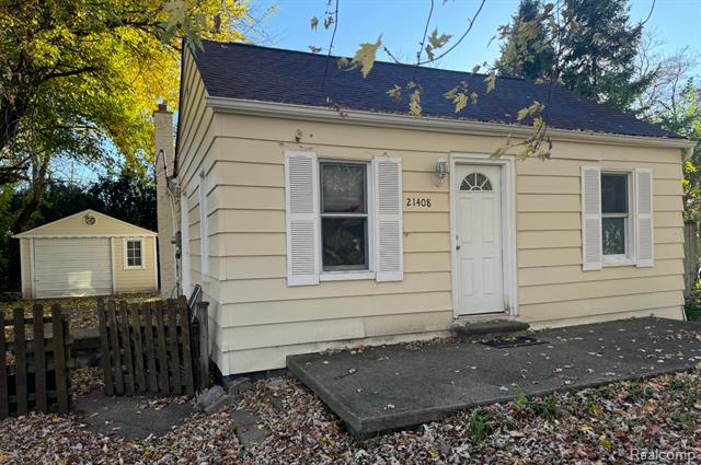 front view picture of 21408 Collingham Ave, Farmington, MI. 48336