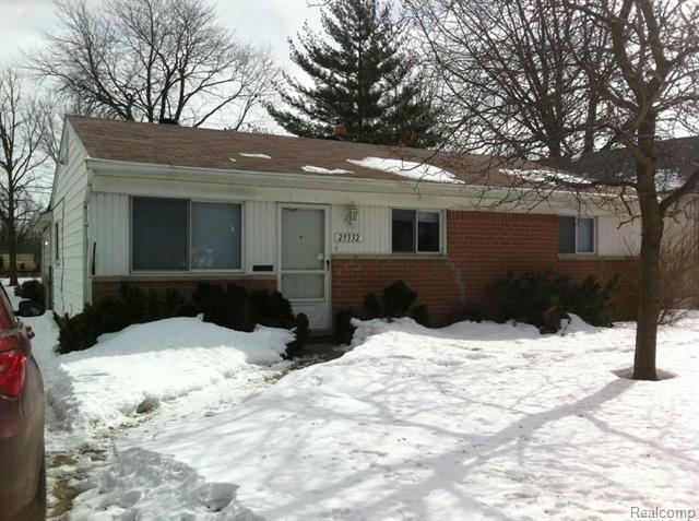 front view picture of 29332 Utica, Roseville, MI. 48066