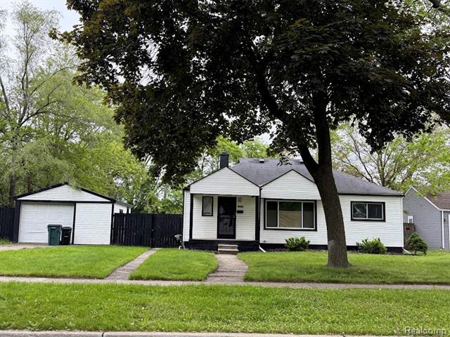 front view picture of 20760 Ridgedale St, Oak Park, MI. 48237