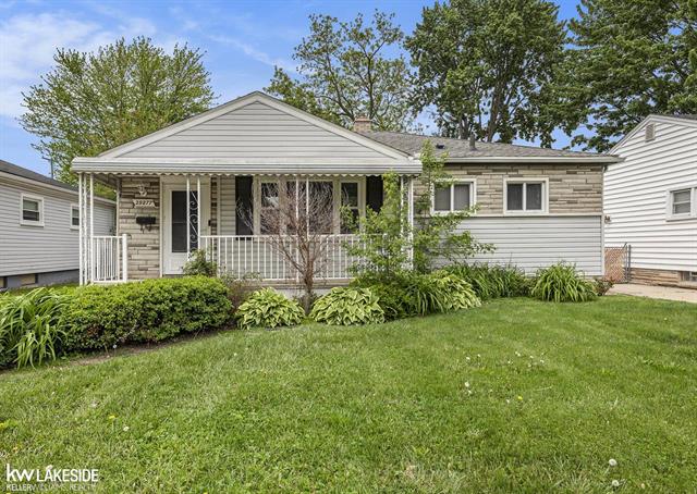 front view picture of 29277 Commonwealth, Roseville, MI. 48066