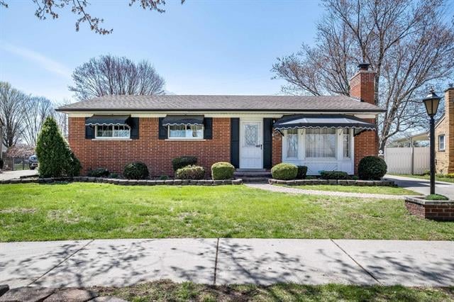 front view picture of 29829 Newport, Warren, MI. 48088