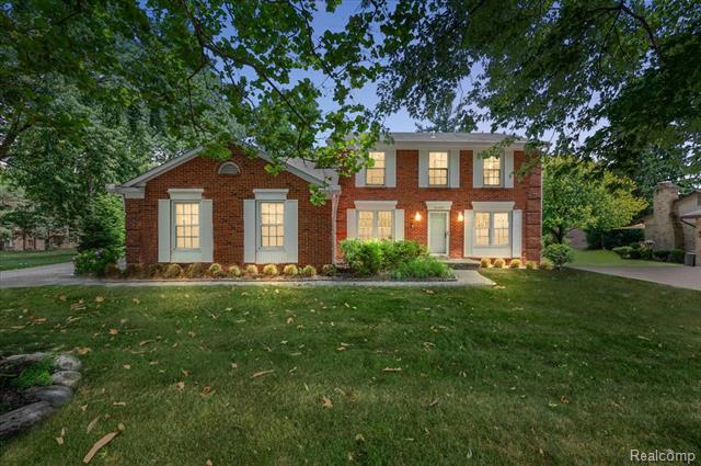 front view picture of 21309 Parklane Rd, Farmington, MI. 48335