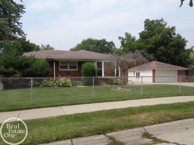 front view picture of 21719 12 Mile Rd, Saint Clair Shores, MI. 48081