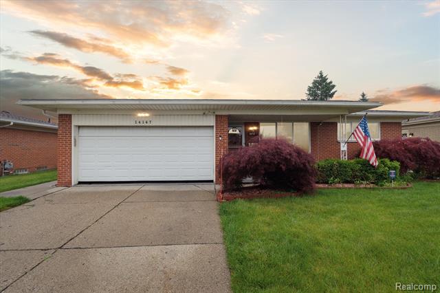 front view picture of 14147 Ivanhoe, Warren, MI. 48088