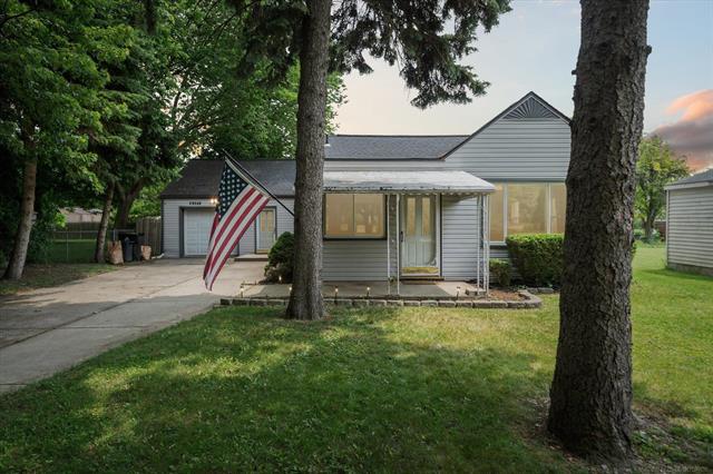 front view picture of 29248 Galloway, Roseville, MI. 48066