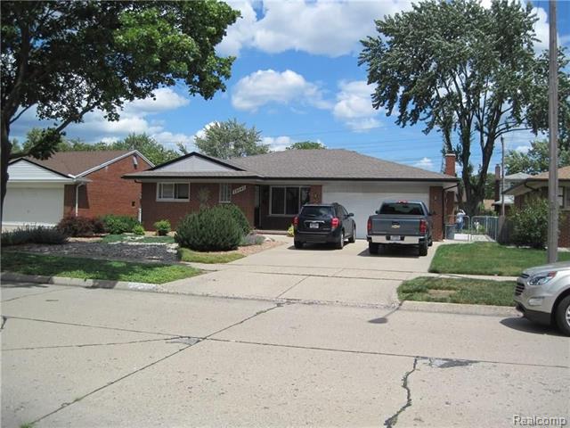 front view picture of 29540 Pinto, Warren, MI. 48093