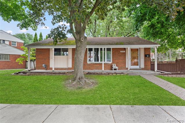 front view picture of 29508 Roan, Warren, MI. 48093